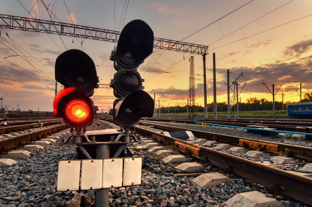 intermodal transport signal light at train platform tracks
