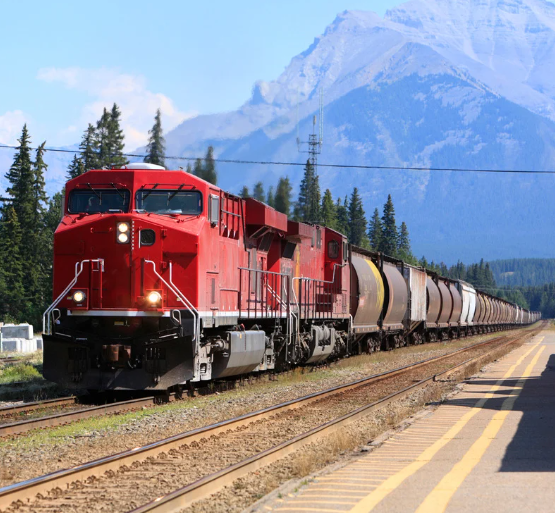 Intermodal Trains and Freight Trains: Powerful Differences You Must Know in 2025 2 Intermodal Train vs Freight Train